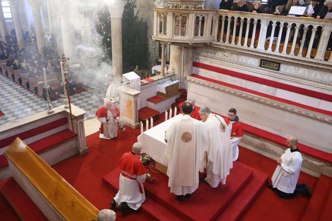 Biskup Rogić u katedrali predvodio misu zahvalnicu