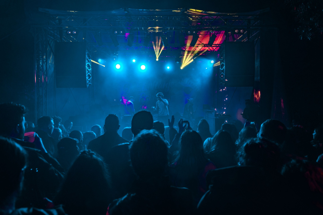 Šibenčani uz Psihomodo Pop rasplesano ispratili staru i dočekali novu godinu