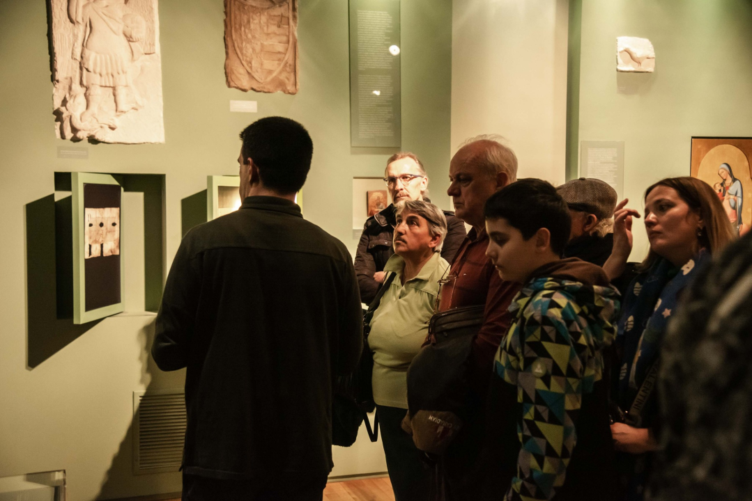 Trčanje, potrage, klape, rock and roll: Noć muzeja u Šibeniku za novu publiku prolazi uz dobar odaziv 