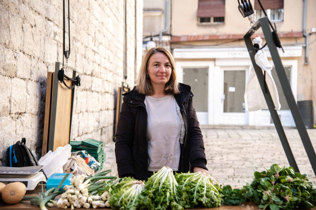 Kristiana je jedina prodavačica na tržnici na Maloj loži: 'Najviše dolaze penzioneri, a mnogima sam i psiholog'