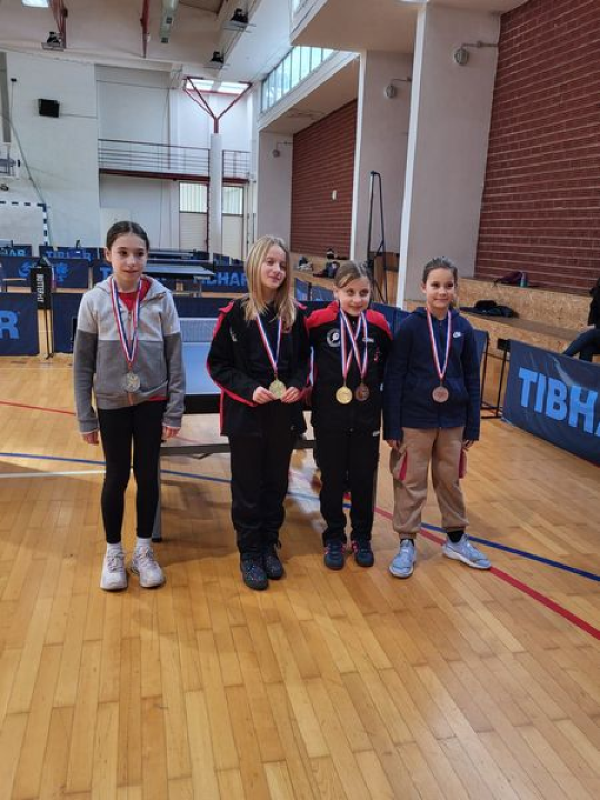 Mladi šibenski stolnotenisači ‘projurili’ otokom Pagom 