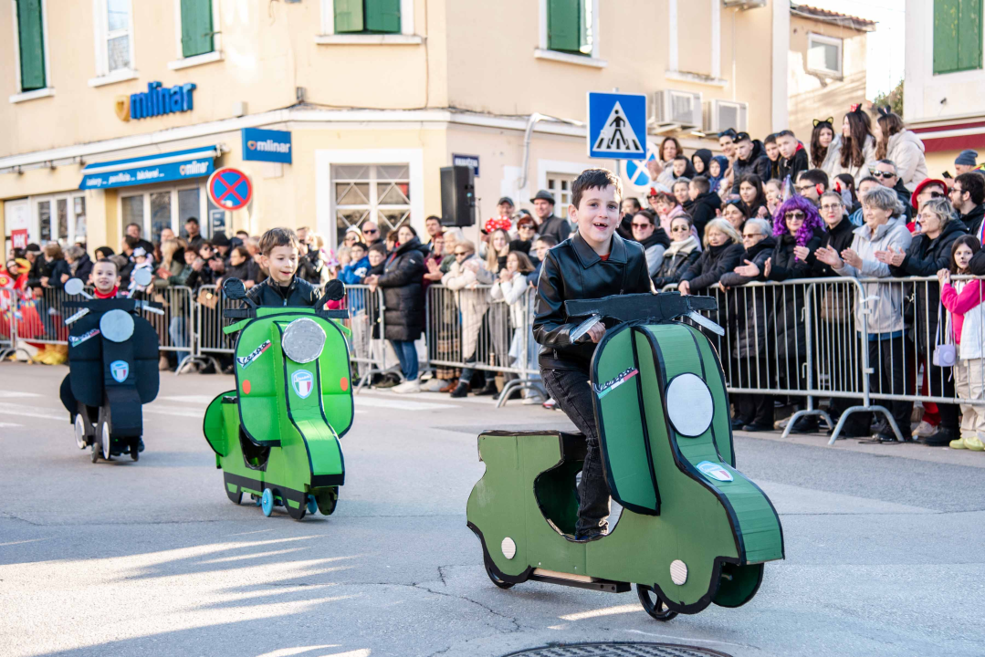 FOTOGALERIJA (1) Aleksandra Prijović nastupila u Murteru, tamo zabrana nije bilo