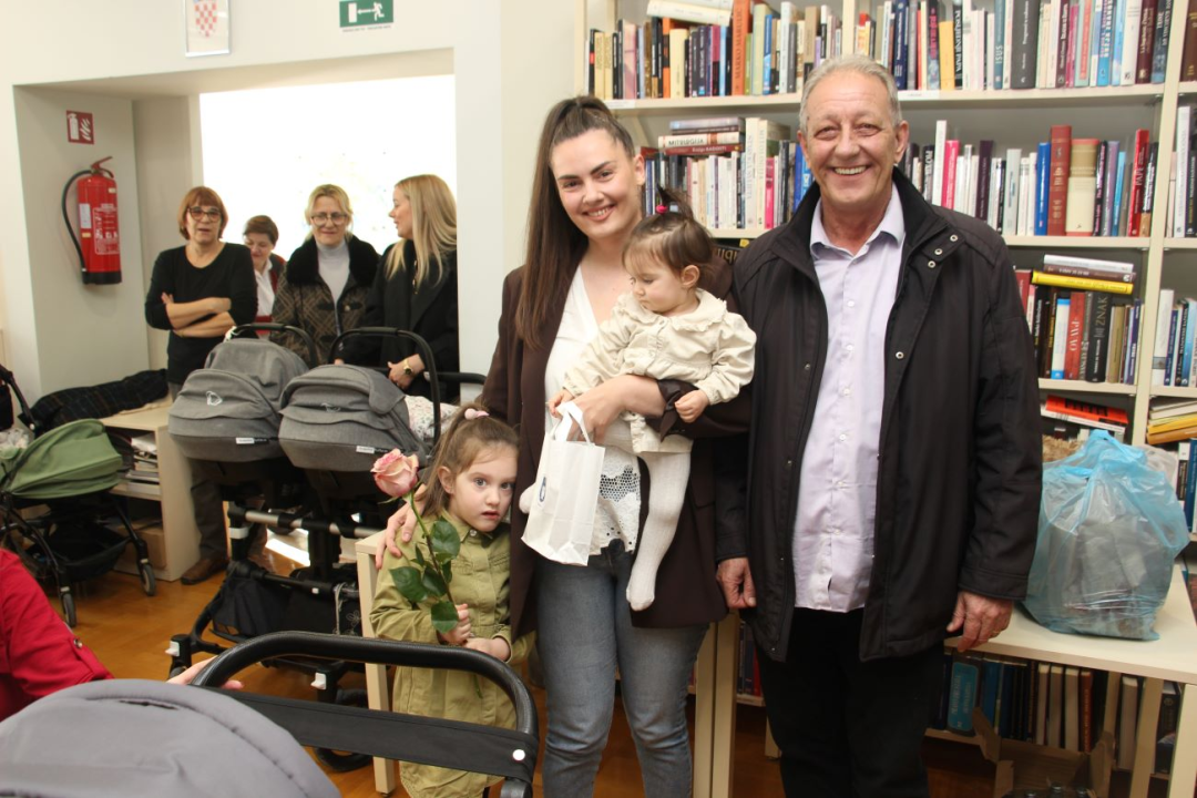 U Vodicama održano primanje roditelja novorođene djece: 'U posljednjih nekoliko mjeseci rođeno 38 djece'