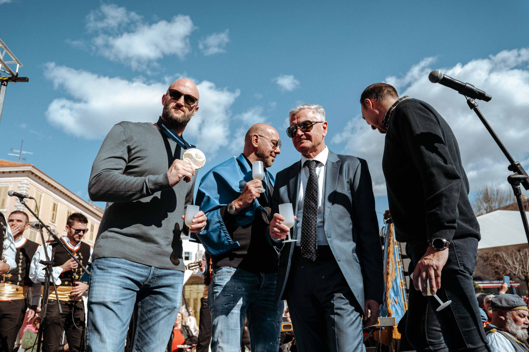 Šibenčani masovno dočekali svjetske prvake, Tucak: 'Gdje god pođem osjećam ljubav koju mi pružate'