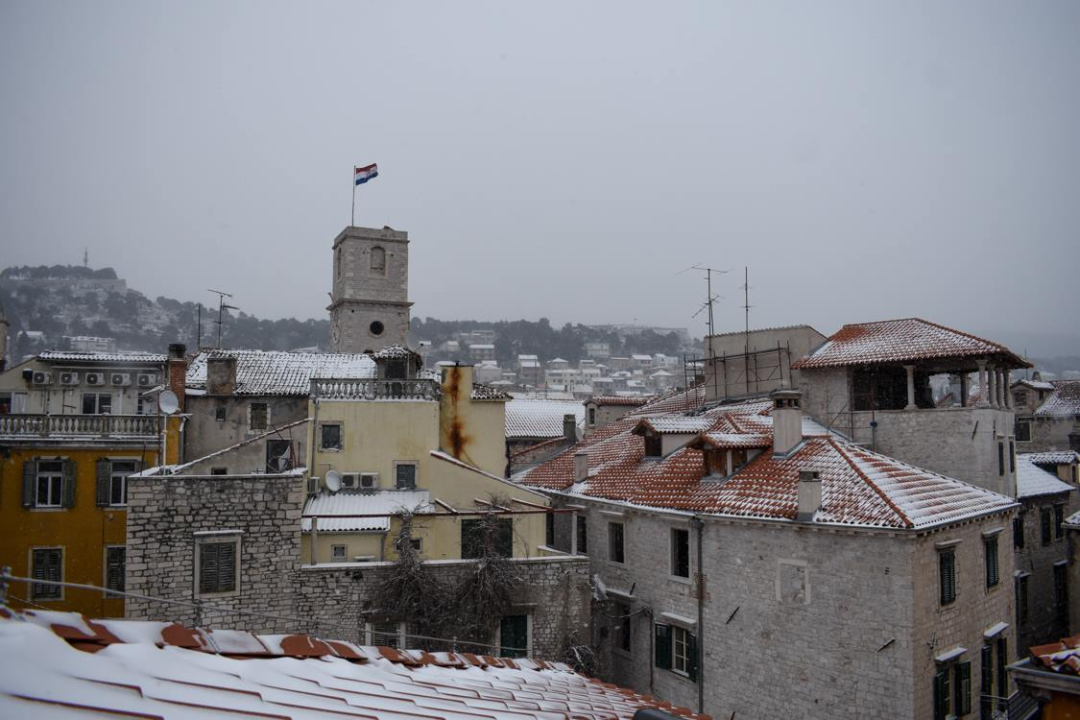 Ovako je Šibenik izgledao na današnji dan 2018. godine, danas je 19 stupnjeva više