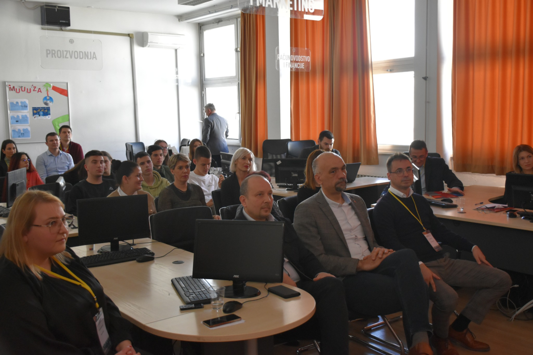 U kninskoj srednjoj školi održano regionalno natjecanje Poslovni izazov 2024. za regiju Jug