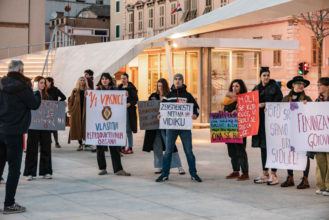 Ništa cvijeće i bombonijere: Šibenčanke, uz pokojeg Šibenčana, proslavile Dan žena na drugačiji način