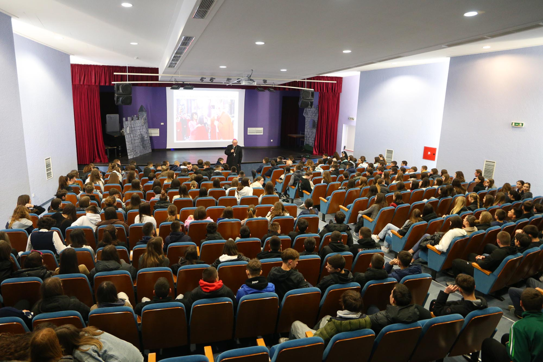 Održan susret krizmanika Šibenske biskupije 