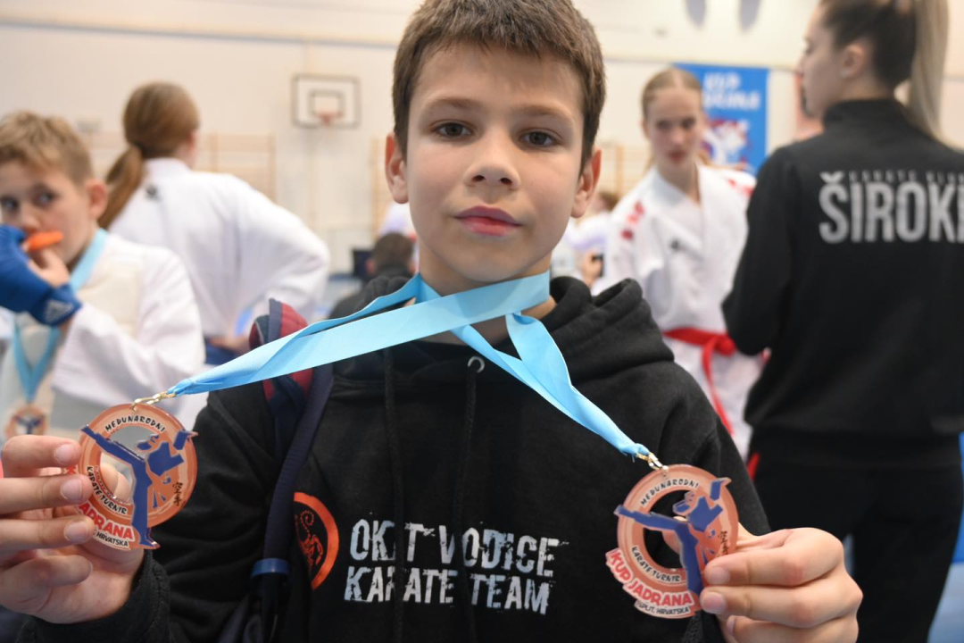 Vodički karataši vraćaju se kući sa 41 medaljom