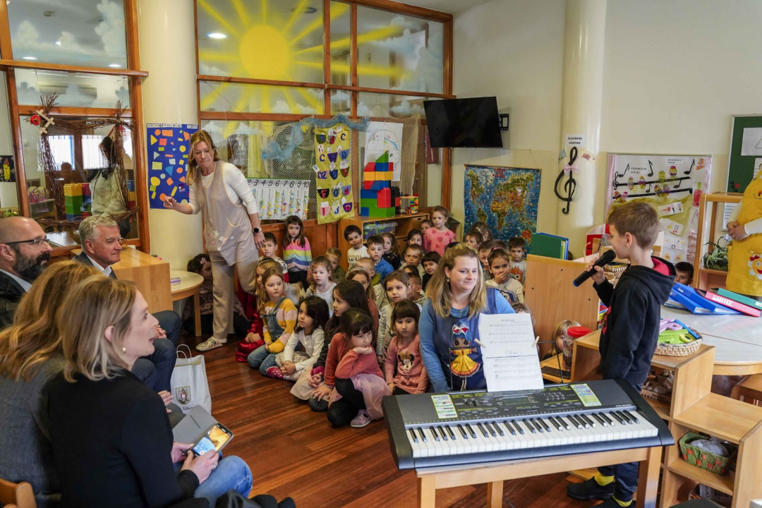 Gradonačelnik Burić posjetio Dječji vrtić Brat Sunce