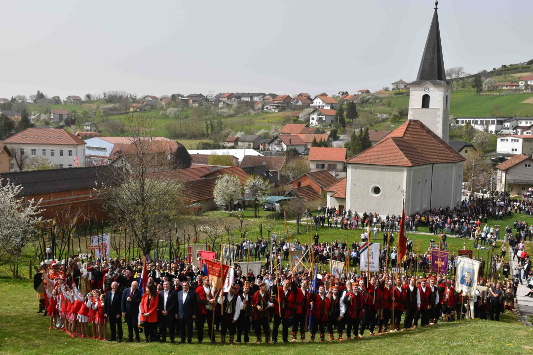 U župi Sv. Ane u Loboru i čuvari Kristova groba iz Mirlovića 