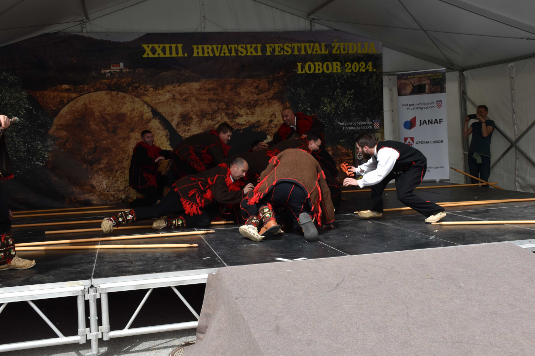 U župi Sv. Ane u Loboru i čuvari Kristova groba iz Mirlovića 