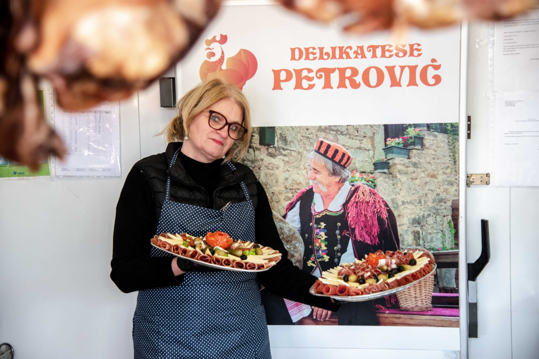 Hit u Delikatesama Petrović su suhomesnate plate: Za njih je zaslužna Slavonka Ljiljana  