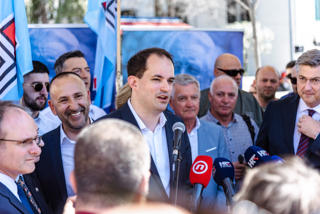 Plenković u Šibeniku: 'Uvjeren sam da će 9. izborna jedinica dati najveći obol ukupnoj pobjedi HDZ-a'