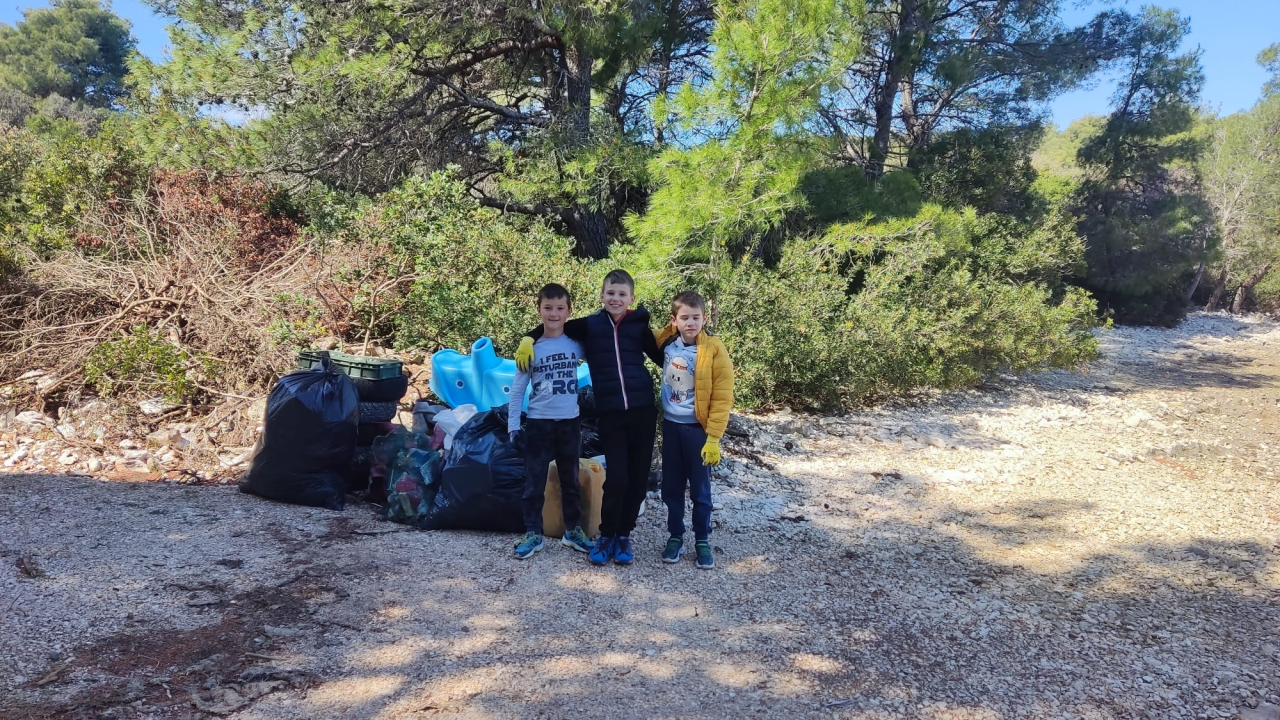 U sklopu projekta 'Rezolucija Zemlja' održana akcija čišćenja poluotoka Oštrice 