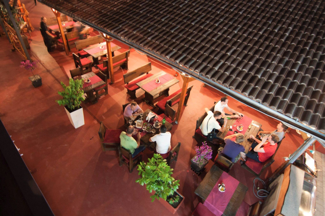 Konoba Makina i night club Makina ovaj vikend otvaraju sezonu dobre zabave nastupom grupe Amigos!