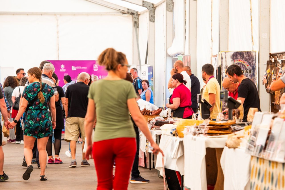 Otvoren 13. Sajam agro-turizma u Skradinu: Izlaže 140 OPG-ova i obrtnika