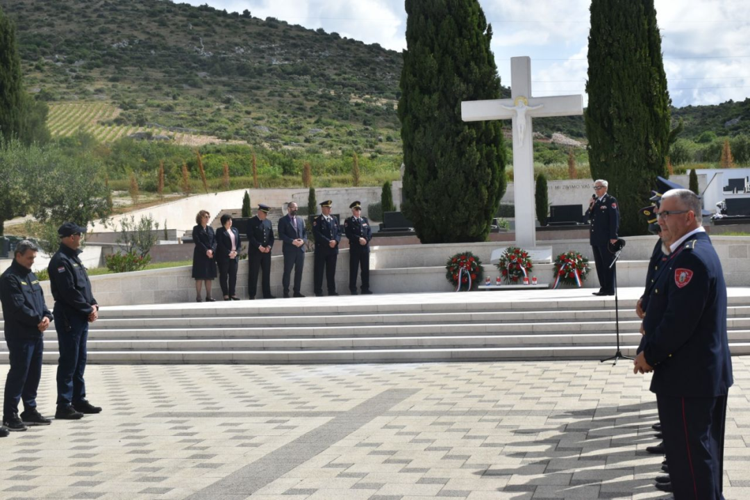 Polaganjem vijenaca obilježen dan sv. Florijana