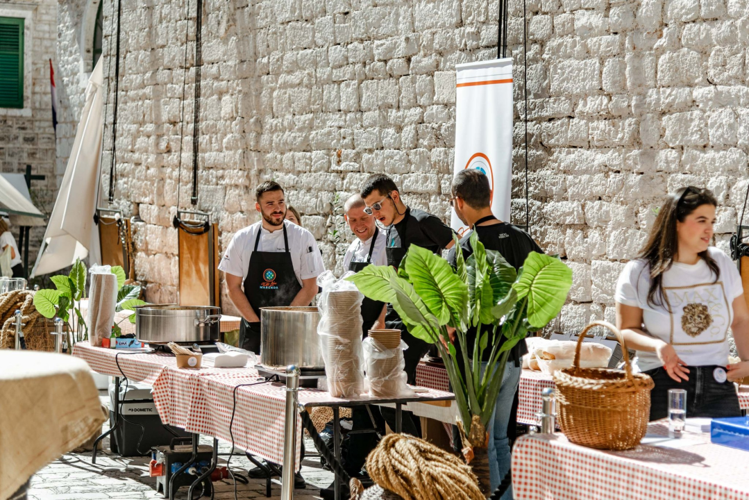 Marenda na Maloj loži: Tradicionalni recepti, klapa, radionice...