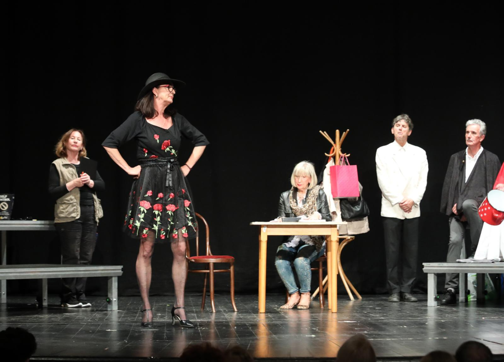 U šibenskom kazalištu glumci iz udruge umirovljenika izveli predstavu 'A šta sad' 