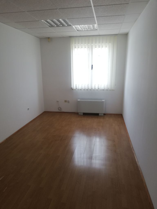 Iznajmljuje se atraktivan uredski prostor u Šibeniku! 