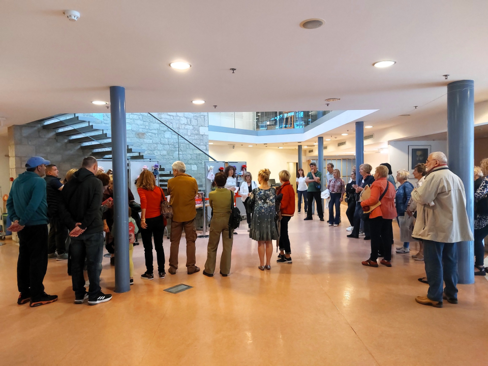 U knjižnici otvorena izložba lutaka Jadranke Svirčić