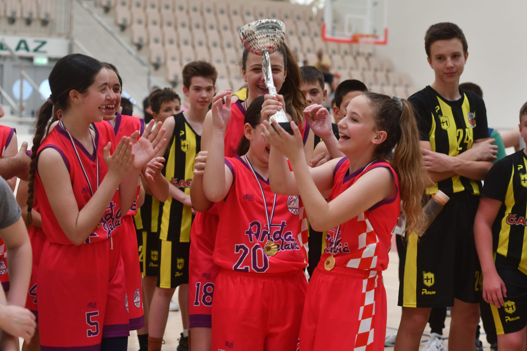 Mlade košarkašice Akademije Anđa Jelavić osvojile turnir u Omišu
