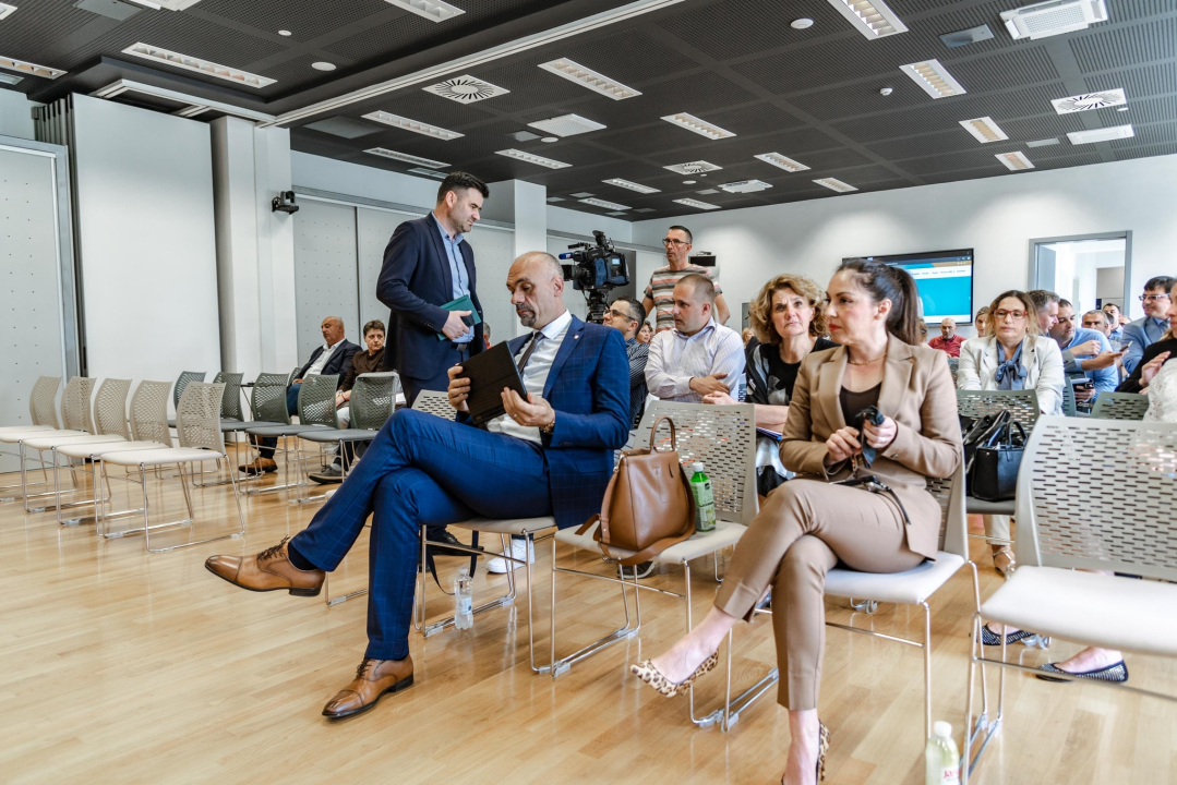 Tijat je i dalje glavna tema, a doznali smo i da će nova liječnica u Murteru biti Ukrajinka
