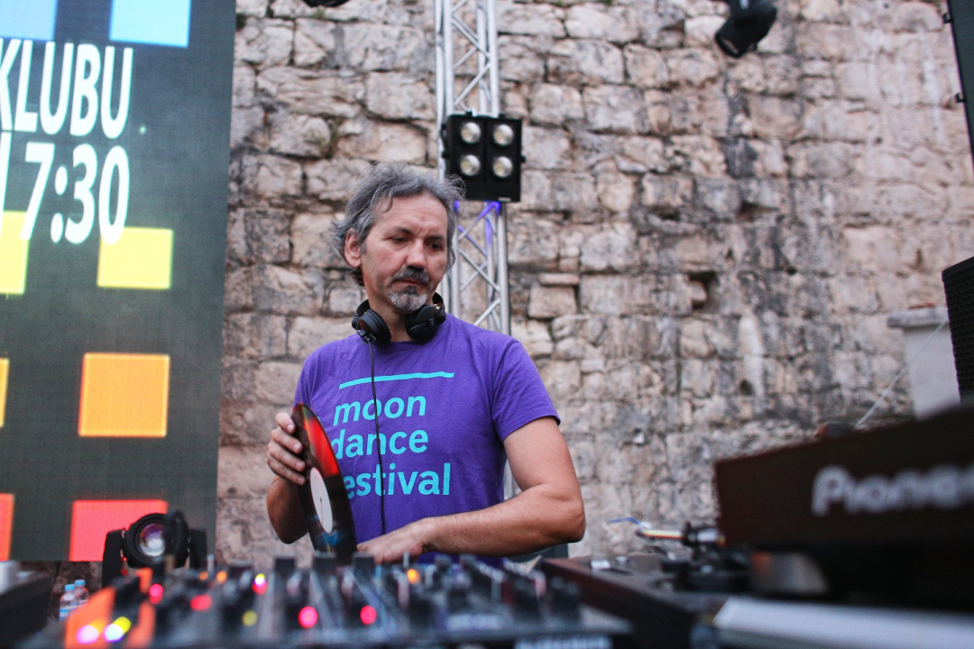 Legenda dalmatinskog techna Pero Fullhouse u subotu u Tunelu! 