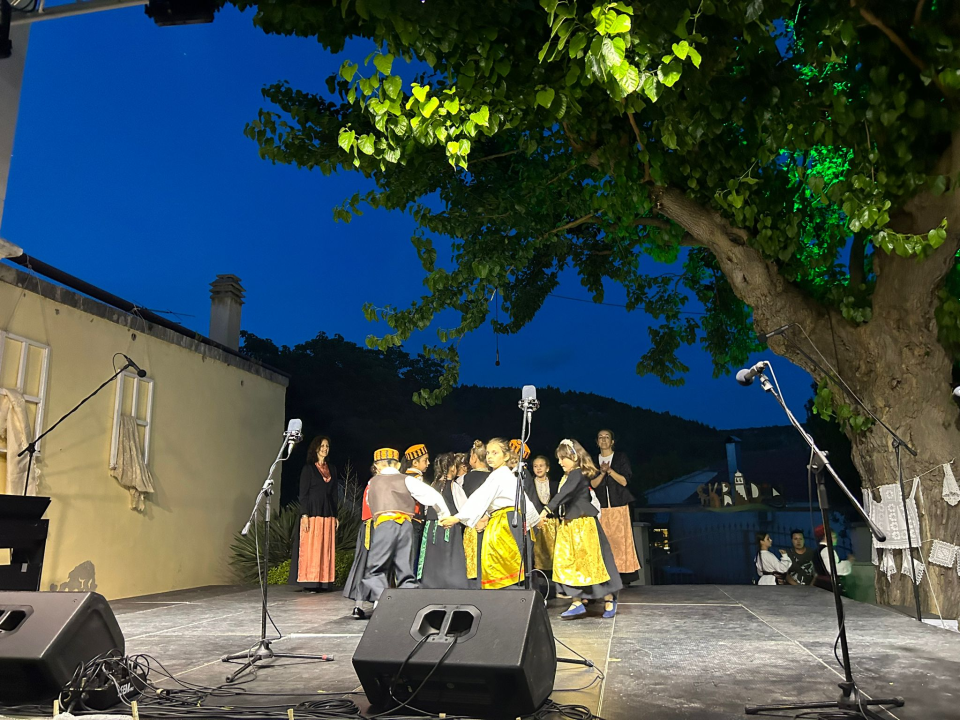 'Balarinci' iz DV Šibenske masline i Smilja nastupili na 1. smotri dječjeg folklora u Skradinu  