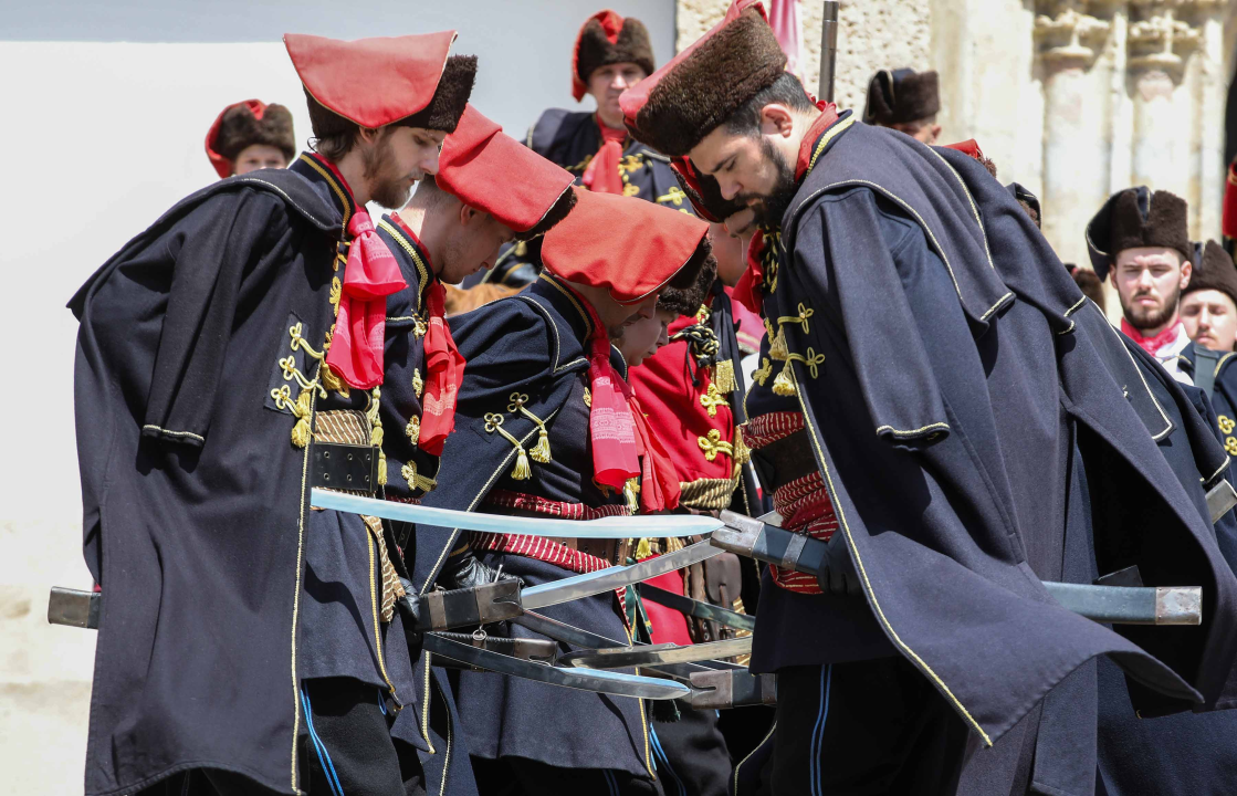 Kravat pukovnija obilježila Dan državnosti počasnom smjenom straže 