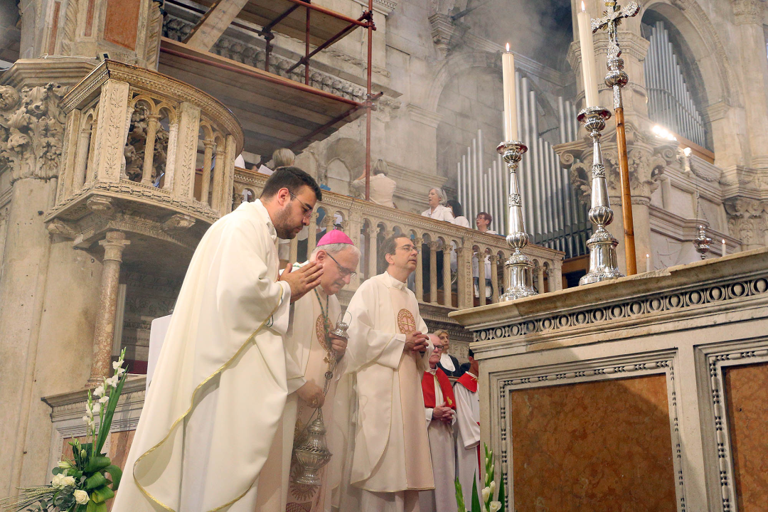 Šibenčani misom u katedrali pa procesijom proslavili svetkovinu Tijelova