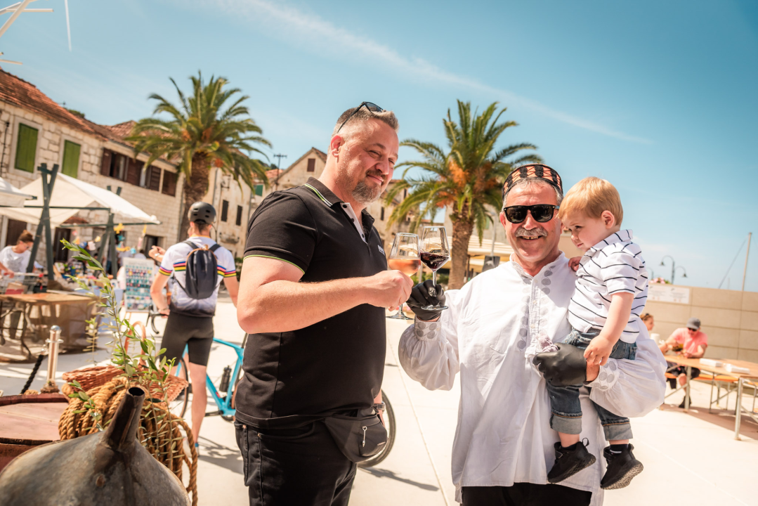 Pogledajte atmosferu jučerašnje marende u Rogoznici!