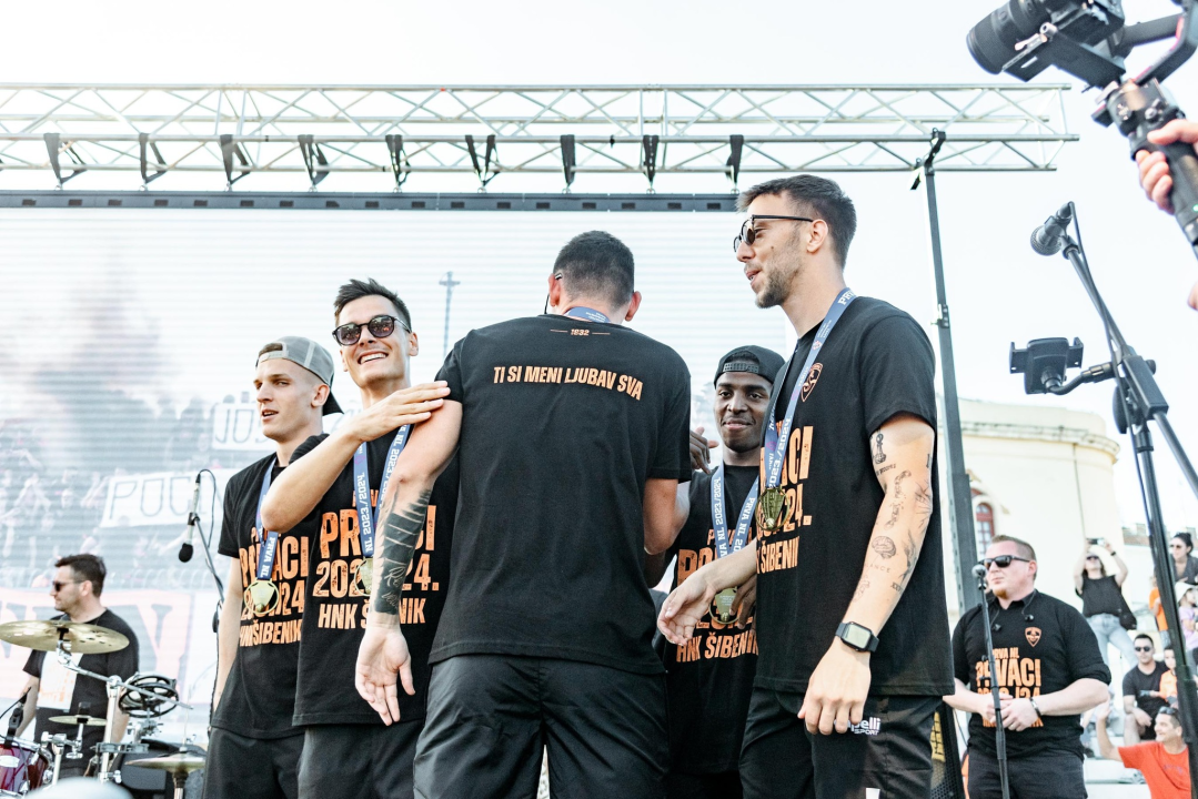 Šibenik dočekao svoje heroje u narančastom: 'Carević ostaje, sezona time završena'