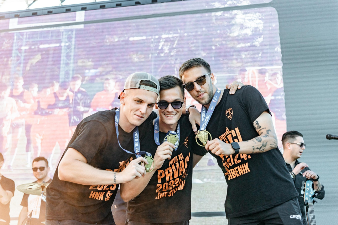 Šibenik dočekao svoje heroje u narančastom: 'Carević ostaje, sezona time završena'