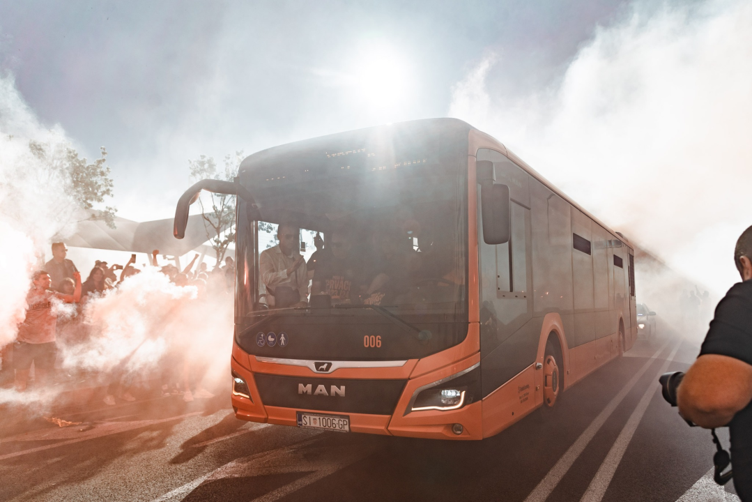 Šibenik dočekao svoje heroje u narančastom: 'Carević ostaje, sezona time završena'