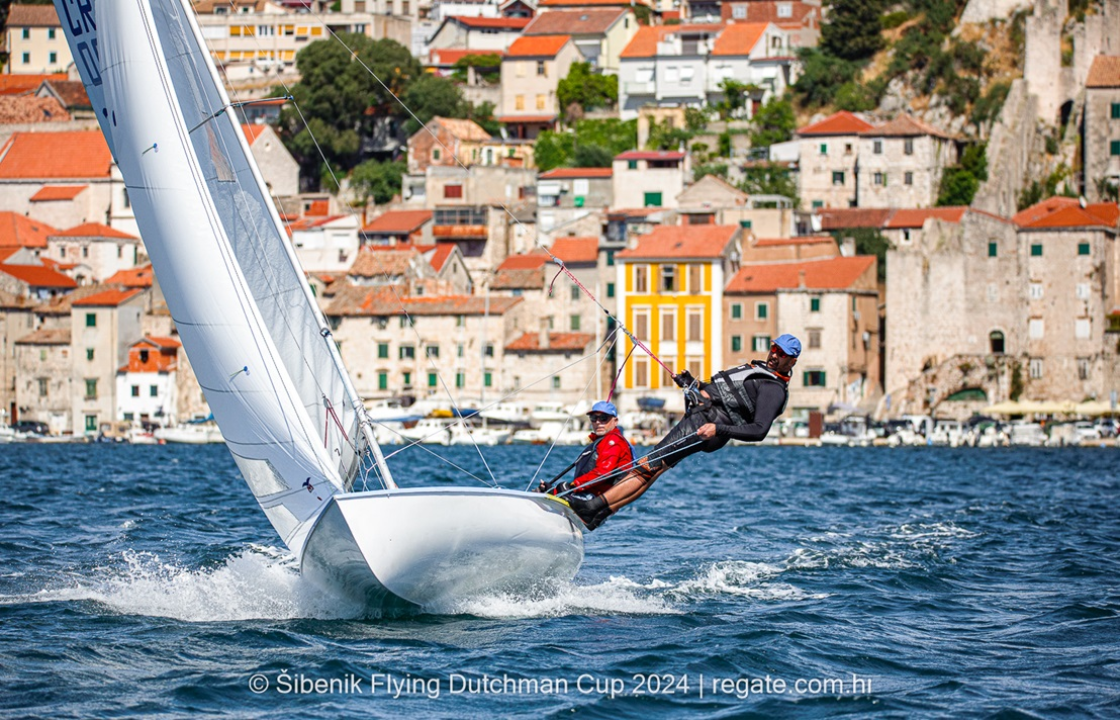 Mađarski jedriličari slavili na šibenskoj regati u jednoj od najbržih klasa i po povoljnom vjetru