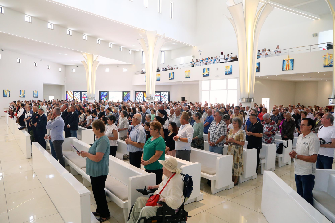 Procesijom vjernika i vojske Kninjani proslavili blagdan sv. Ante