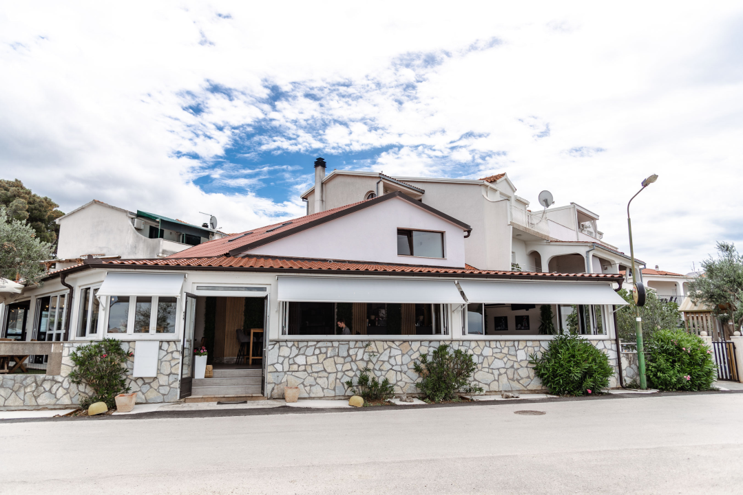 Posjetite Pizzeriju Delfin i uživajte u raznim specijalitetima!