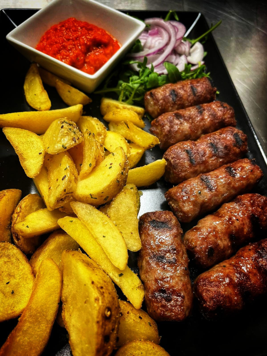 Posjetite Pizzeriju Delfin i uživajte u raznim specijalitetima!