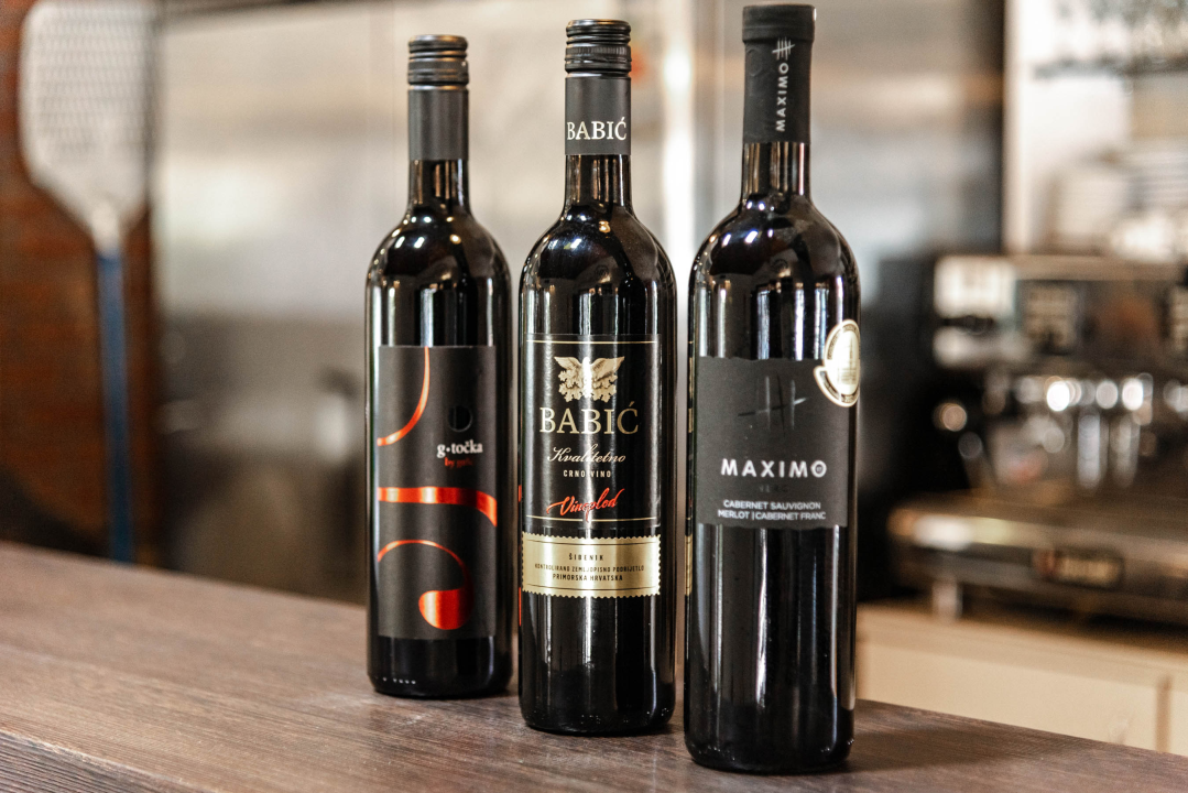 Posjetite Pizzeriju Delfin i uživajte u raznim specijalitetima!