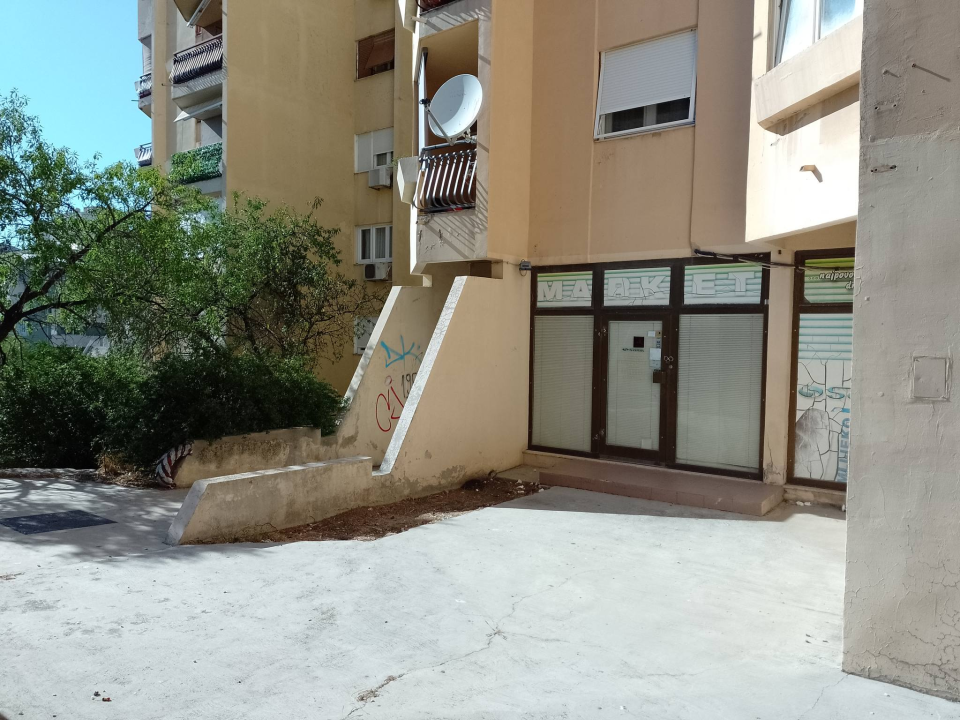 Zanimljiv i prostran poslovni prostor iznajmljuje se na Vidicima