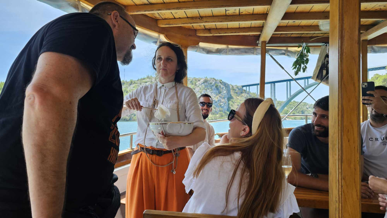 Turizam u Dalmaciji počeo je prije 180 godina u Šibeniku, a danas smo prošli rutom prvih turista