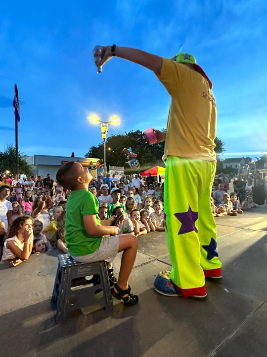 Klaun Spartanko oduševio najmlađe Pirovčane