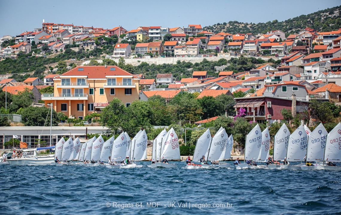 Jakov Blinja iz Jedriličarskog kluba Šibenik najbolji na Valovoj festivalskoj regati optimista
