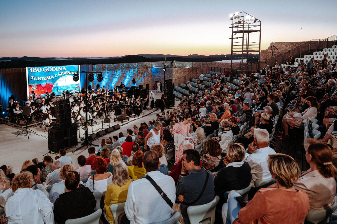 Glazbari koncertom obilježili 180. obljetnicu početka turizma u Šibeniku 