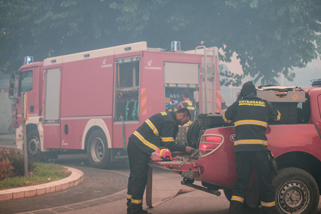 Hrvatsku bi usred sezone požara mogao dočekati štrajk vatrogasaca, problem su plaće