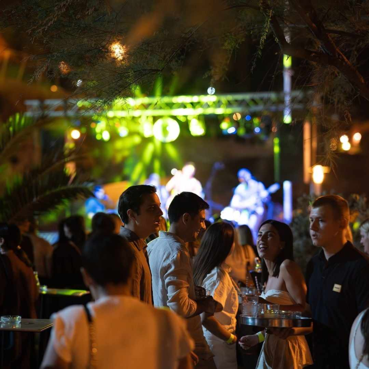 Vrhunski koncerti Zorice Kondže i grupe TBF očekuju vas ovog ljeta na plaži Banj