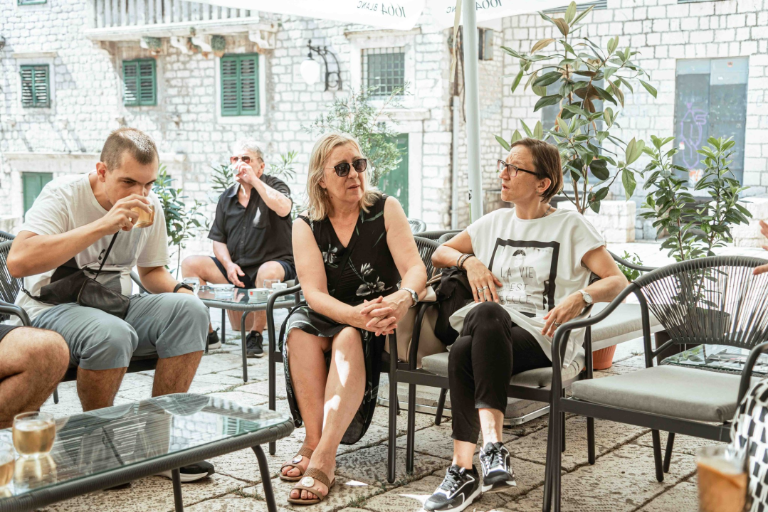 Pjesnikinje Edita Vlahov i Duška Krnić čitale stihove članovima Kamenčića 