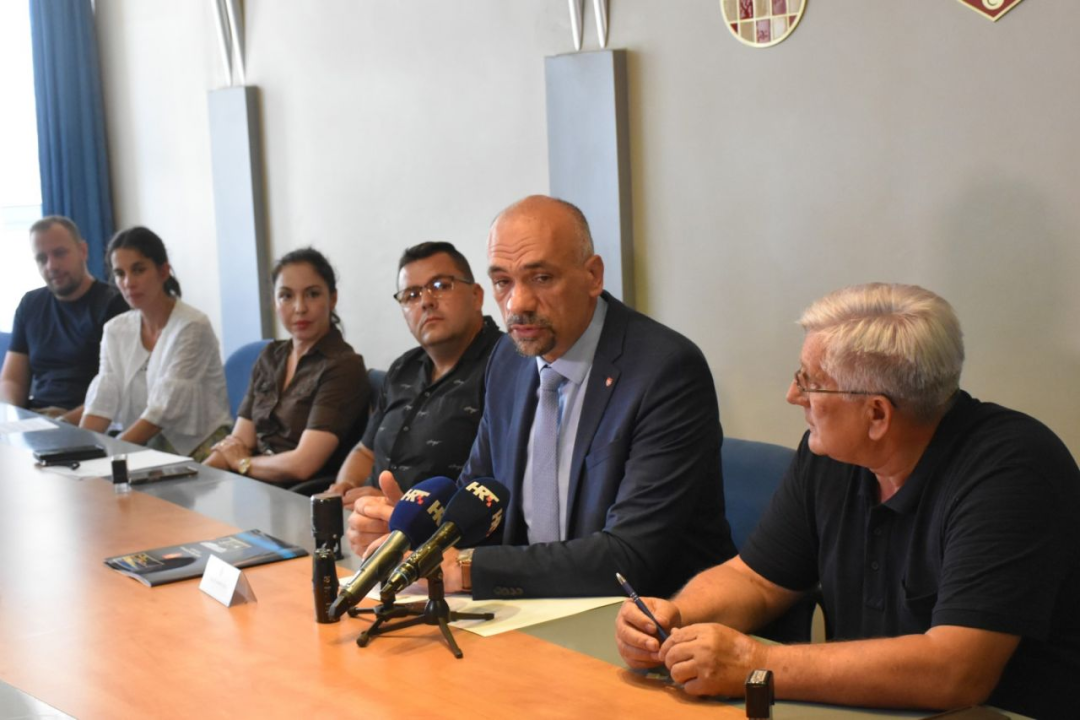 Naša županija  prva u Hrvatskoj potpisala ugovor o javnom linijskom prijevozu